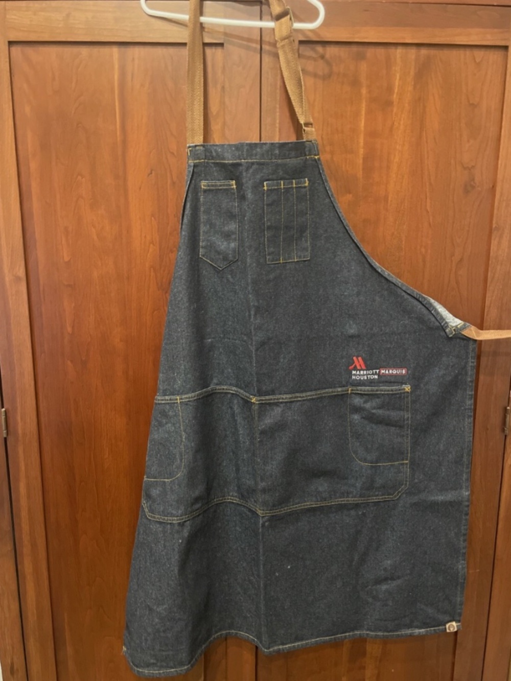 MARRIOTT MARQUIS HOUSTON BIB APRON